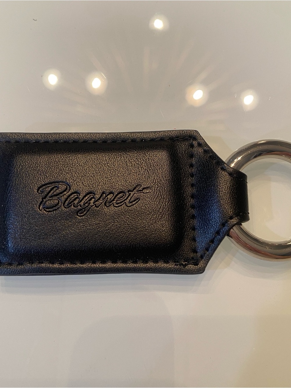 EUC Bagnet Leather Magnetic Purse Hanger Clip Black Silver Ring Keychain